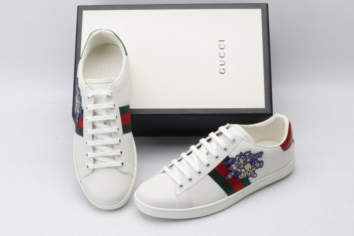 G*u*i* trainer sneaker53