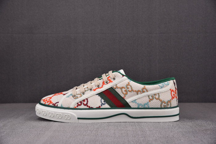 G*u*i* trainer sneaker98