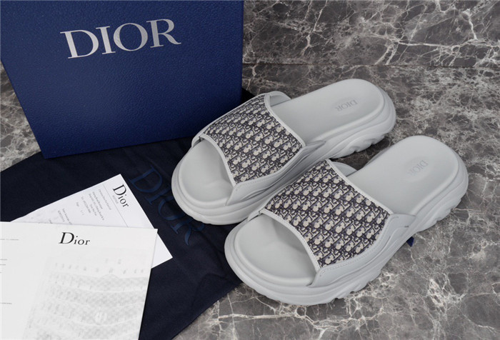 dio*r sandal 38