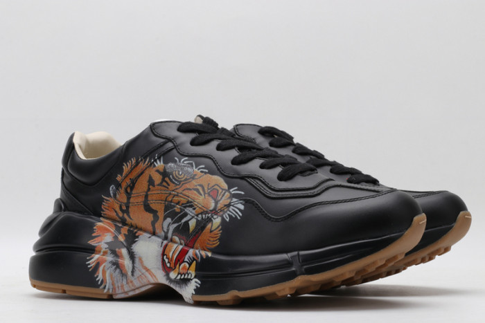 G*u*i* trainer sneaker36