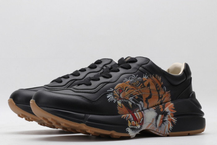G*u*i* trainer sneaker36