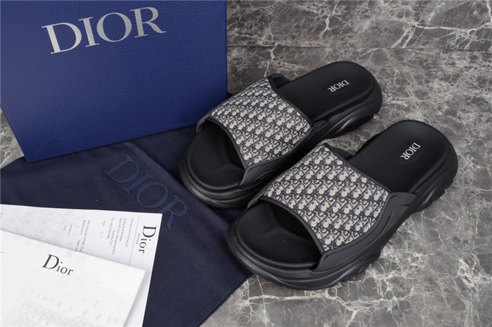 dio*r sandal 37