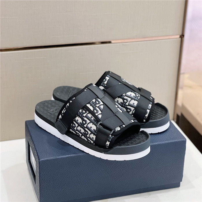 dio*r sandal 25